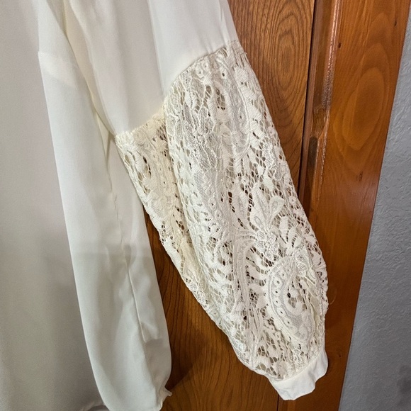 Source Unknown Cream Lace Accent Blouse - Picture 4 of 7
